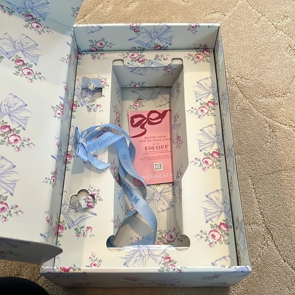 Stanley x LoveShackFancy 40 oz Quencher PACKAGING only Rosa Beaux Blue - Picture 2 of 5